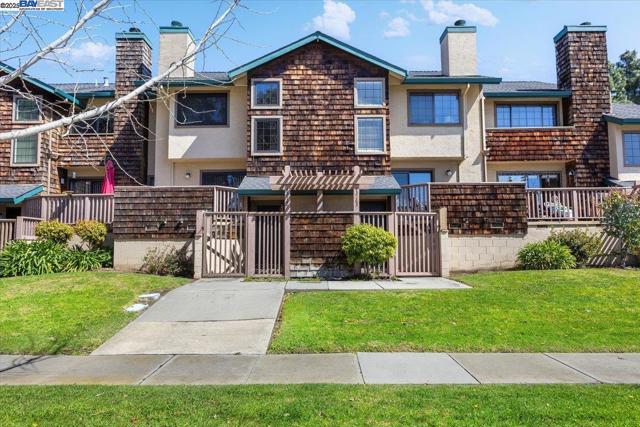 43163 Grimmer Ter, Fremont CA: https://media.crmls.org/mediaz/986dbc66-66e1-4e2f-a7b4-97030bebe99f.jpg