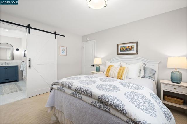 685 Saint George Rd, Danville CA: https://media.crmls.org/mediaz/986ebc56-9647-41a7-92f7-57e5795bee78.jpg