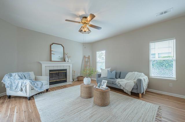 1016 Newington Street, Salinas CA: https://media.crmls.org/mediaz/986ebe7c-bc23-4674-af02-d48487603989.jpg