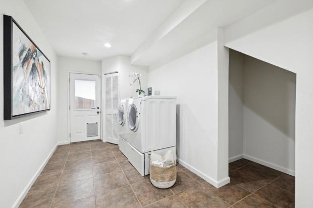 2109 Arthur Avenue, Belmont CA: https://media.crmls.org/mediaz/986ecdb0-ce58-4e27-85a2-78954bcb764c.jpg