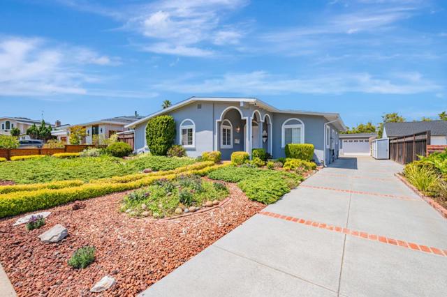 828 Hawthorne Way, Millbrae CA: https://media.crmls.org/mediaz/986f7fad-2d6c-480e-9f28-1c2b59bb748e.jpg
