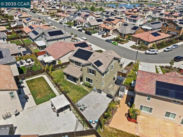 405 Avanti Way, Oakley CA: https://media.crmls.org/mediaz/986fbf6e-709c-4f92-bde1-afc567143909.jpg