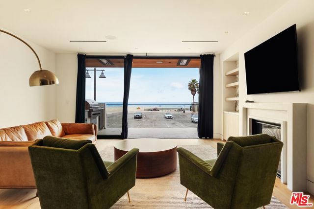 2205 Ocean Front Walk, Venice CA: https://media.crmls.org/mediaz/986fe681-d312-441d-a9d8-d1d61383c2ee.jpg