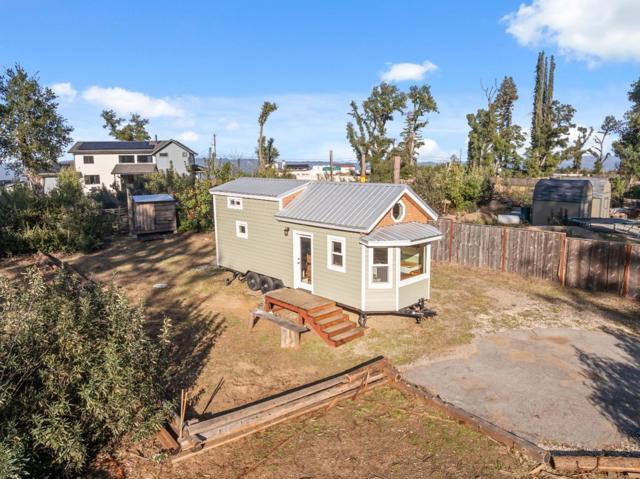 15 Braemoor Drive, Santa Cruz CA: https://media.crmls.org/mediaz/987037d9-2fc7-409f-a05d-f54a2b4bb1f7.jpg