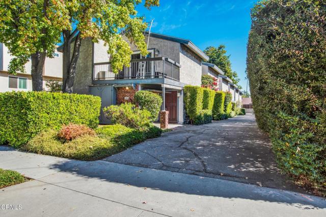 808 Magnolia Avenue, Pasadena CA: https://media.crmls.org/mediaz/98703a8b-85b7-46ba-9b15-2d4c84cf2fdb.jpg