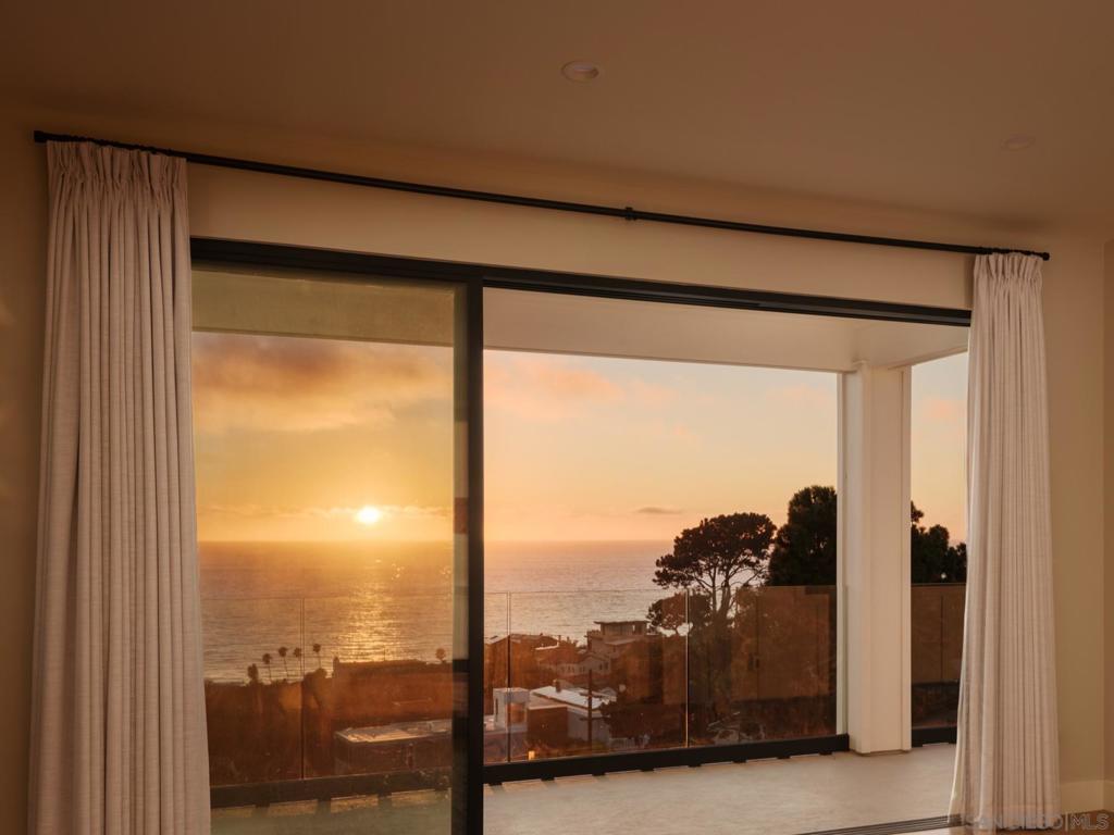 1185 Barcelona Dr - photo 8