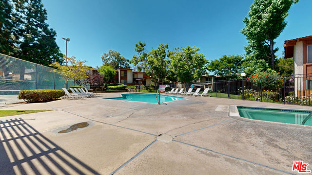 3719 Country Club Drive, Long Beach CA: https://media.crmls.org/mediaz/98709ade-1d70-4da5-8a4d-69d8d54cc735.jpg