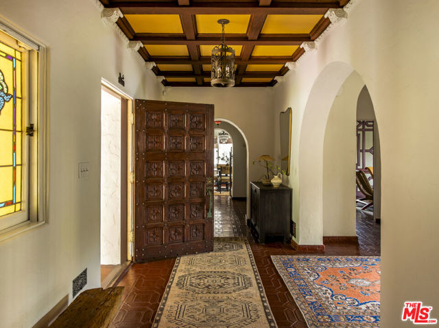 Image 5 of 44 For 5470 Los Feliz Boulevard