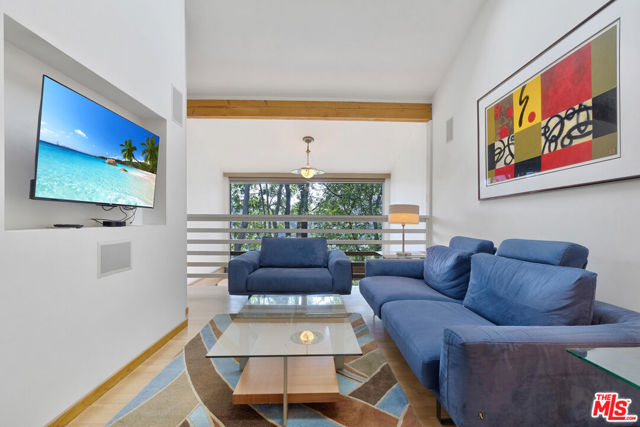 2753 Nichols Canyon Road, Los Angeles CA: https://media.crmls.org/mediaz/98711c15-e688-4f61-982d-126245bb127f.jpg