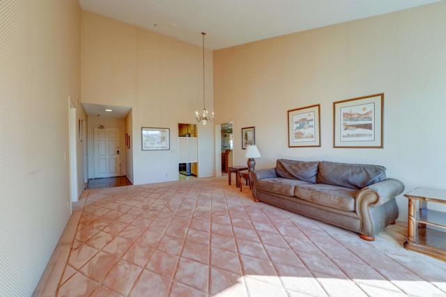 Detail Gallery Image 4 of 43 For 5665 Friars Rd #254 & 256,  San Diego,  CA 92110 - 2 Beds | 2/1 Baths