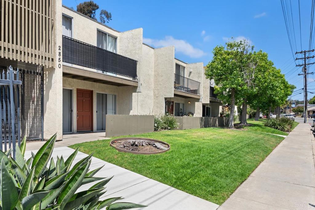 2850 Reynard Way - photo 4