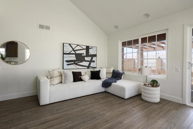 1532 Grand Teton Ct, Chula Vista CA: https://media.crmls.org/mediaz/9871d69c-4fd6-4cca-a2b8-a7efa7001614.jpg