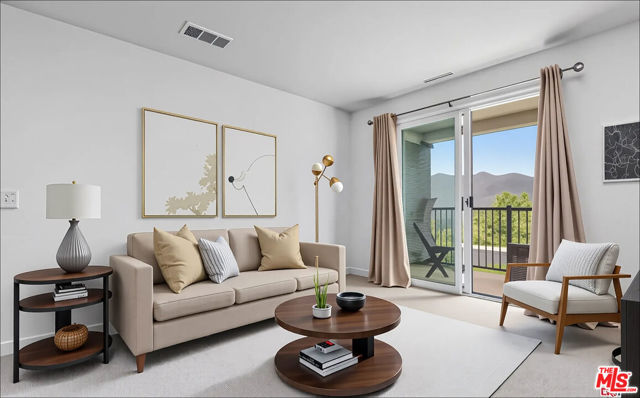 513 Heritage Valley Pkwy, Fillmore CA: https://media.crmls.org/mediaz/98722abd-c1d5-4aca-8d95-e7343ac45d7c.jpg