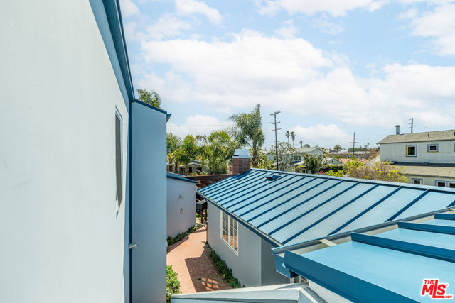 653 Marine Street photo 10