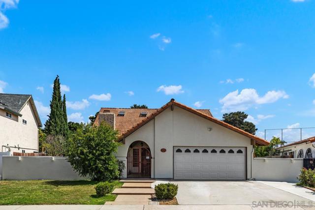 1387 Don Carlos Ct, Chula Vista CA: https://media.crmls.org/mediaz/9872a061-69cd-4c56-95e9-785e17249009.jpg
