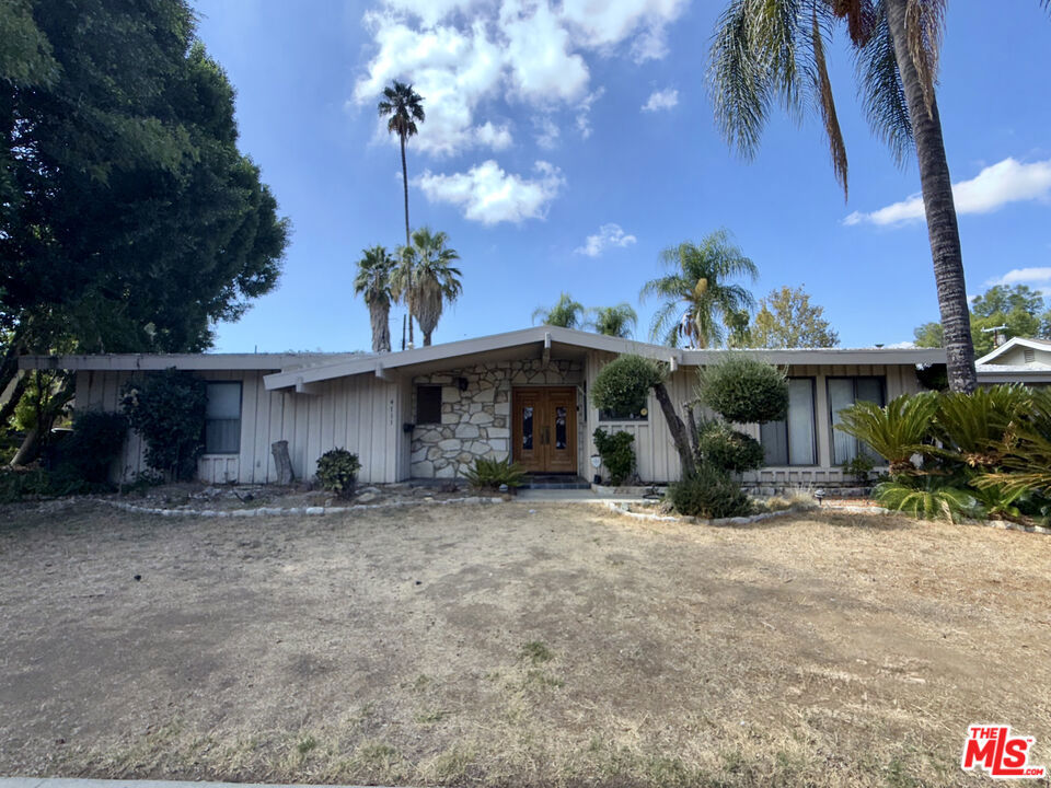 4711 Deseret Drive