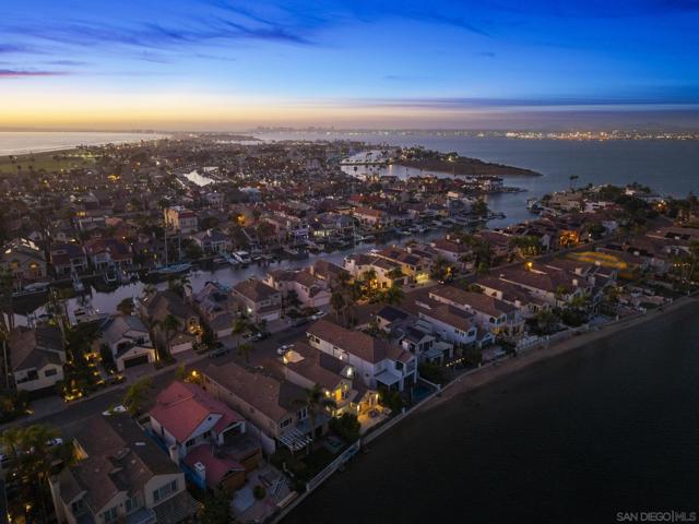 55 Spinnaker Way, Coronado, California 92118, 3 Bedrooms Bedrooms, ,2 BathroomsBathrooms,Single Family Residence,For Sale,Spinnaker Way,250038158SD