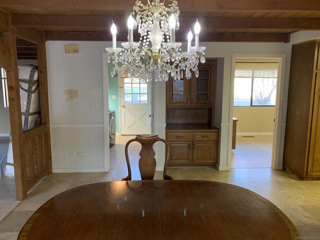9109 Huntley Road, Fallbrook CA: https://media.crmls.org/mediaz/987360a0-a262-4a5a-9590-85ff7db7cc55.jpg