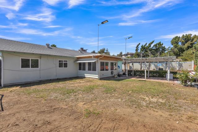 1545 Meadow, El Cajon CA: https://media.crmls.org/mediaz/9873add1-c893-4322-b114-ac4ecf42366b.jpg