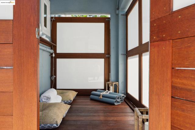 321 Glendale Ave., Oakland CA: https://media.crmls.org/mediaz/9873b655-272e-44b7-a11b-4de3e329a159.jpg