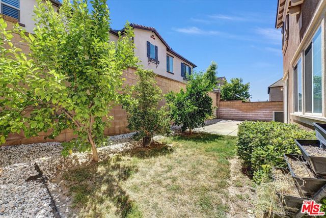 5611 Scharf Avenue, Fontana CA: https://media.crmls.org/mediaz/9873c9d5-5197-48d8-bdaf-fc5202de6281.jpg