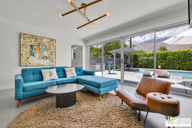 587 N Calle Marcus, Palm Springs CA: https://media.crmls.org/mediaz/98743435-53d1-4d88-8a9d-9e88d25d0963.jpg