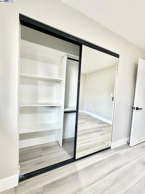 20595 Center St, Castro Valley CA: https://media.crmls.org/mediaz/9874fa38-2ec1-4786-91bb-7b11f812f8d8.jpg