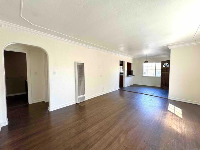 Detail Gallery Image 8 of 48 For 1341 E 4th St, National City,  CA 91950 - 4 Beds | 3 Baths