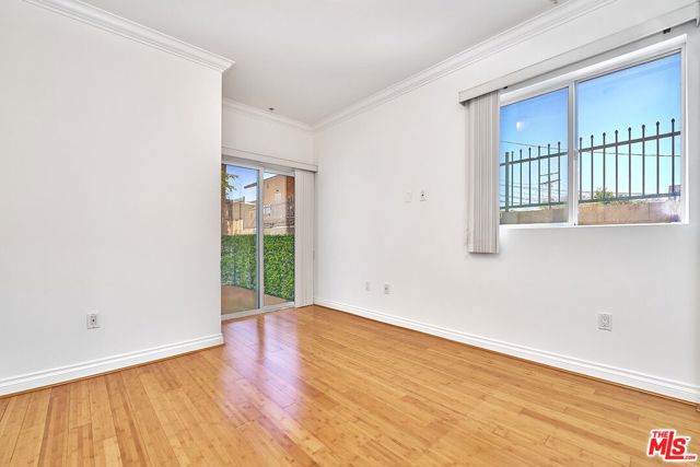 3061 W 12th Place, Los Angeles CA: https://media.crmls.org/mediaz/987683a4-3902-4881-83fb-9fea7a6f1fd6.jpg