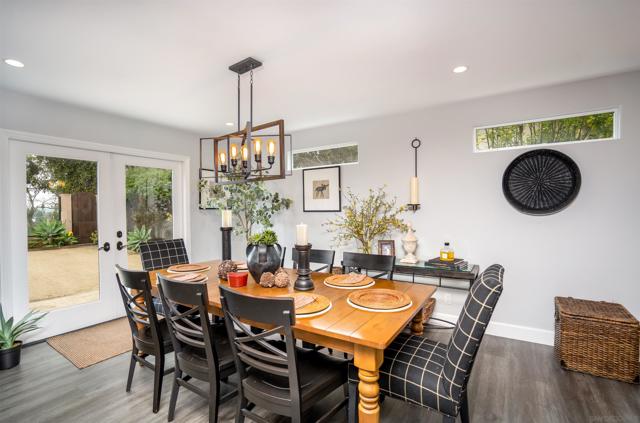 13349 Portofino Dr, Del Mar CA: https://media.crmls.org/mediaz/98769e77-6b83-46c1-8897-4e0bfaa10957.jpg