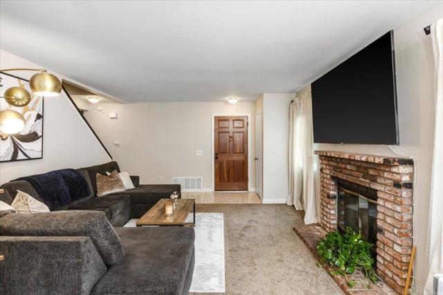 2137 N Mammoth Place, Escondido CA: https://media.crmls.org/mediaz/9877d4c8-432f-4711-b007-0ae69bf99376.jpg