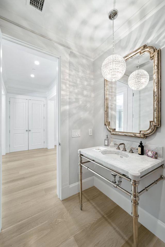 830 Bromfield Road, San Mateo CA: https://media.crmls.org/mediaz/9878c4ed-af4c-4b8d-9031-54b240e397e2.jpg