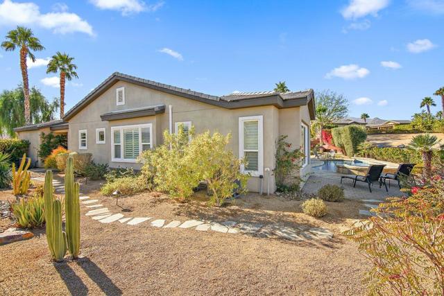 81196 Victoria Lane, La Quinta CA: https://media.crmls.org/mediaz/9878ed04-b864-414b-b9de-05545b1b4dbb.jpg
