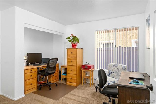 2208 Terracewood Ln, Escondido CA: https://media.crmls.org/mediaz/9879454e-8b44-4f18-9c4a-042f6d8a1e2a.jpg
