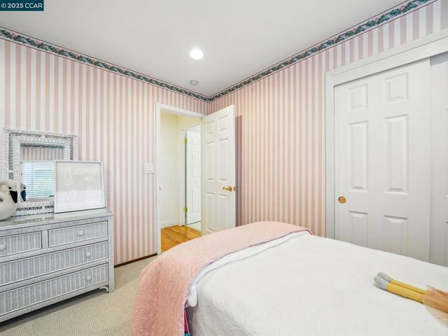 1804 Piedras Circle, Alamo CA: https://media.crmls.org/mediaz/9879f161-7fb7-422f-bb26-bef320fb3ac9.jpg