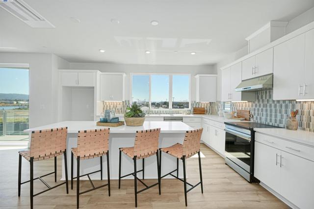 2388 Stanford Street, Alameda CA: https://media.crmls.org/mediaz/987a8269-f880-4393-a886-0ea92fa00453.jpg