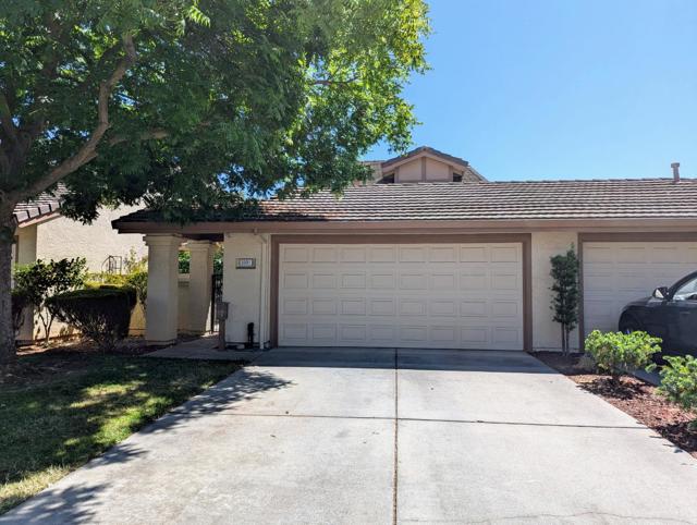 3331 Lake Albano Circle, San Jose CA: https://media.crmls.org/mediaz/987a8bdc-d4f4-4207-aeb6-5f19571ac8e9.jpg