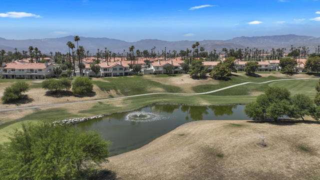 450 Desert Falls N Drive, Palm Desert CA: https://media.crmls.org/mediaz/987a9d19-03e9-4a90-8072-35305c8c517e.jpg