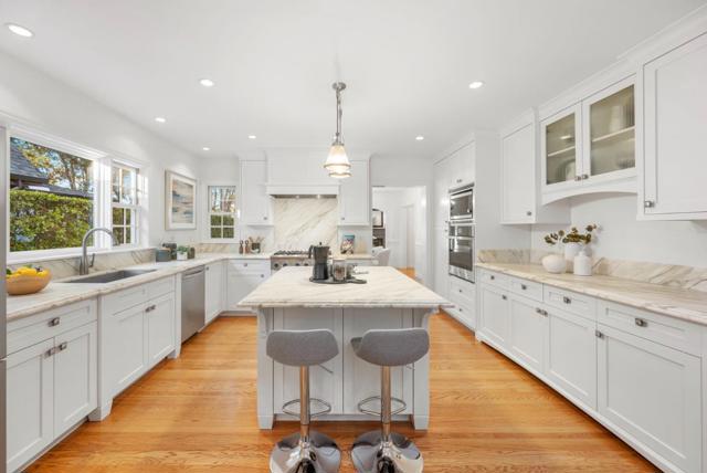 1149 Cortez Avenue, Burlingame CA: https://media.crmls.org/mediaz/987b2a58-0fc4-47c3-809c-5393e0ff1976.jpg