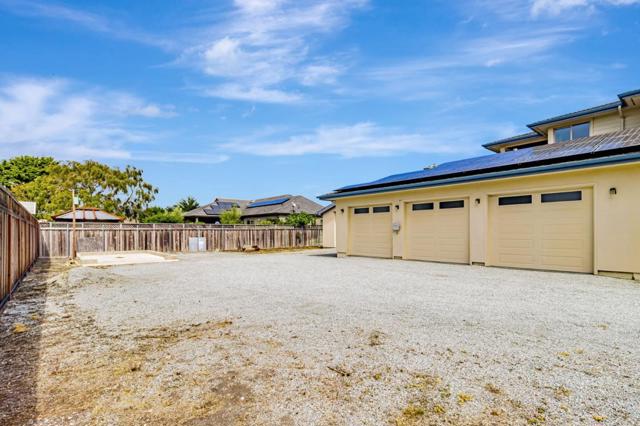 415 Kelly Avenue, Half Moon Bay CA: https://media.crmls.org/mediaz/987b5222-3e91-45f6-aafd-91e33e3cd081.jpg