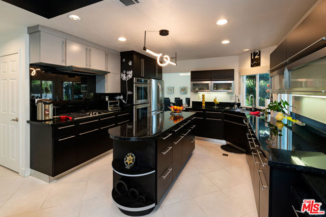 22205 Dardenne Street, Calabasas CA: https://media.crmls.org/mediaz/987b87e1-4872-4013-9818-42614e21afaf.jpg