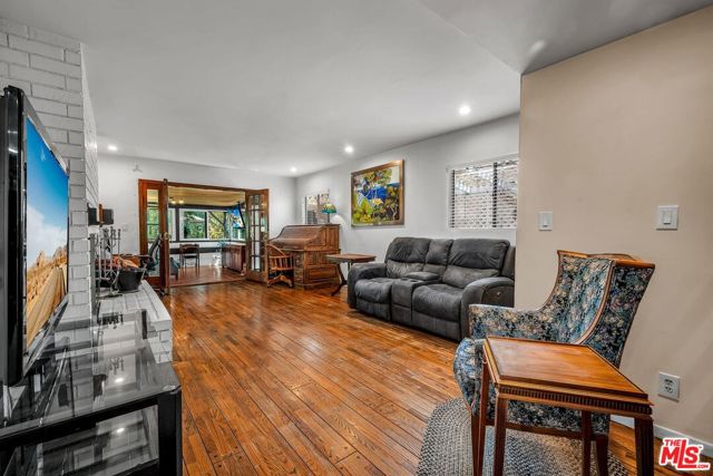 8732 Villanova Avenue, Los Angeles CA: https://media.crmls.org/mediaz/987bab56-b3de-4544-b206-5bf3d5395274.jpg