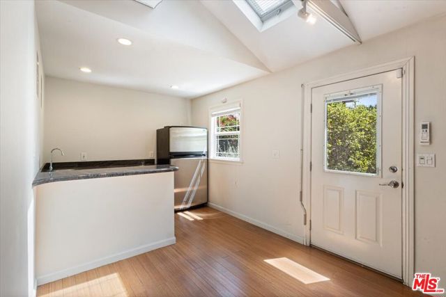 4385 Camellia Avenue, Studio City CA: https://media.crmls.org/mediaz/987bc30f-45ee-496a-870a-c5bee7fc053c.jpg