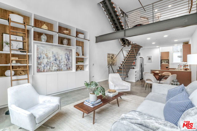 1220 N Orange Grove Avenue, West Hollywood CA: https://media.crmls.org/mediaz/987c5f78-0907-4e1c-b7fb-3f0fb6b6b252.jpg