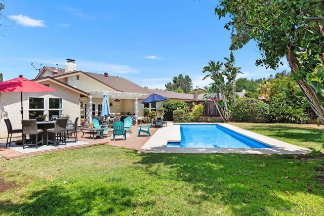 14643 Evening Star Dr, Poway CA: https://media.crmls.org/mediaz/987c71db-149a-4a4f-9200-43fee3c6b38a.jpg