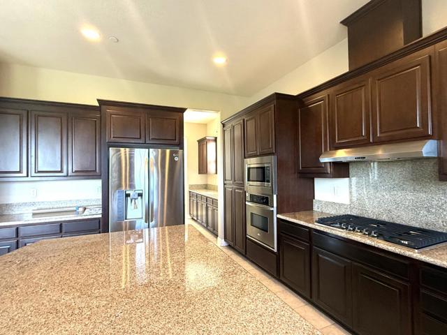 7862 Ridgeline Place, Dublin CA: https://media.crmls.org/mediaz/987d3643-521d-4e44-b4f0-9022004ae24d.jpg