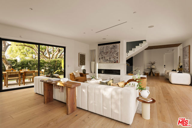 5988 W 76th Street, Los Angeles CA: https://media.crmls.org/mediaz/987d9542-56b6-4a89-9971-1efa5a7044a9.jpg