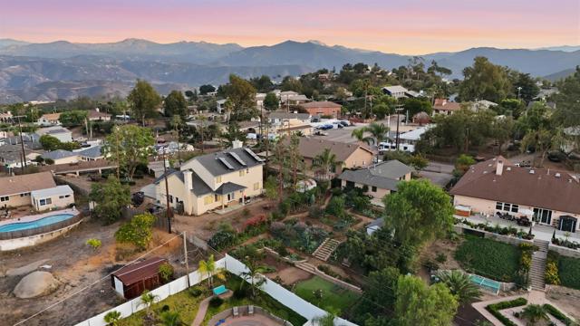 109 Scenic Dr, El Cajon CA: https://media.crmls.org/mediaz/987da677-0d50-439e-808e-c47c6ceee745.jpg