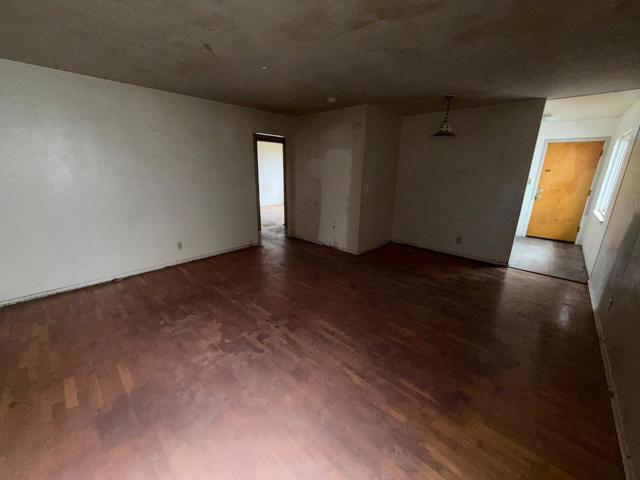 421 Garden Avenue, Monterey CA: https://media.crmls.org/mediaz/987dbec0-19dc-4fa5-9cde-45be7e124628.jpg