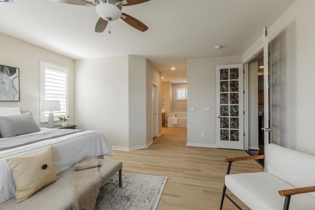 261 Kelley Mist Ct, Tracy CA: https://media.crmls.org/mediaz/987e5520-48a5-448c-b53c-4be1605ec4c5.jpg